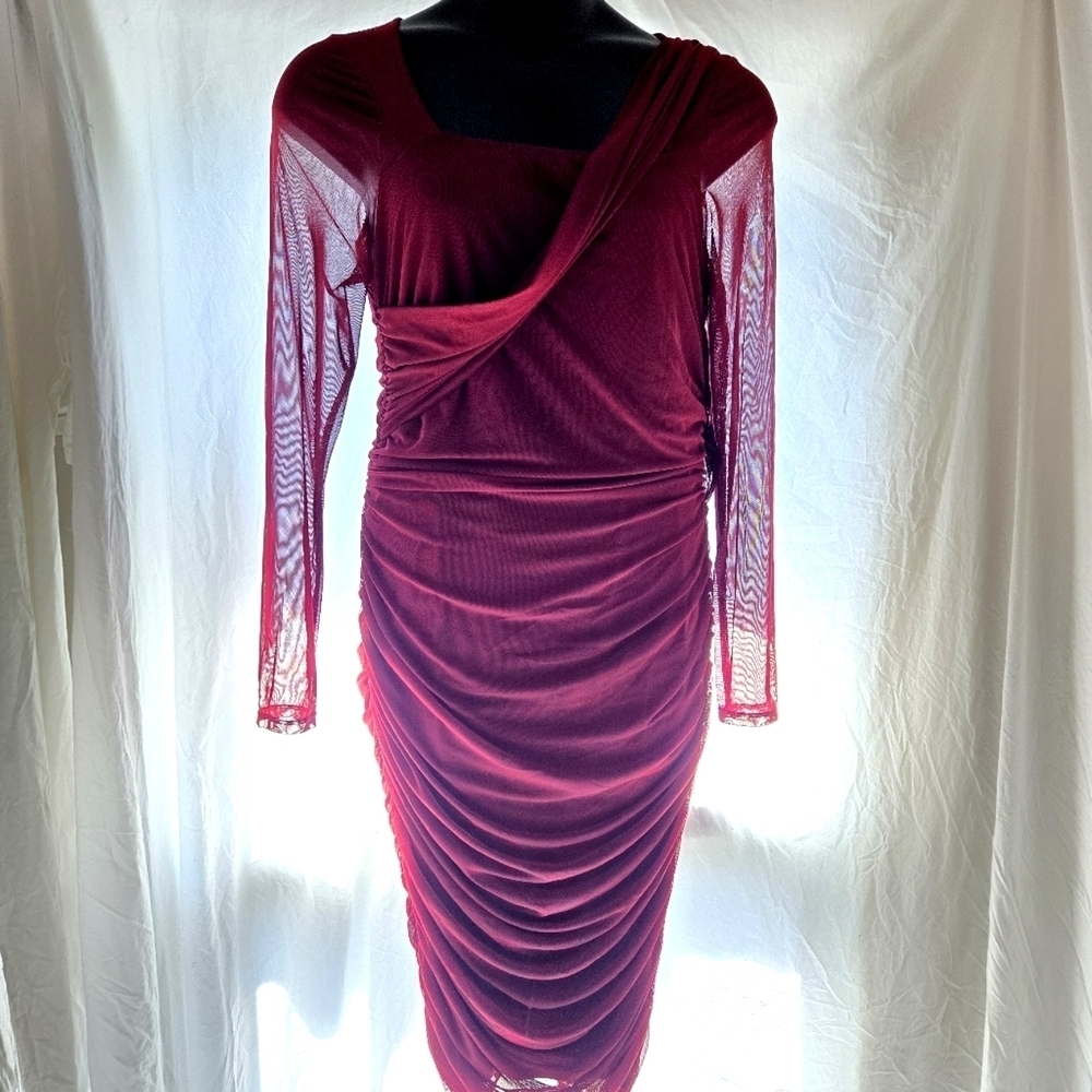 Pretty Curvy Sense Dress - Picture 12 of 14